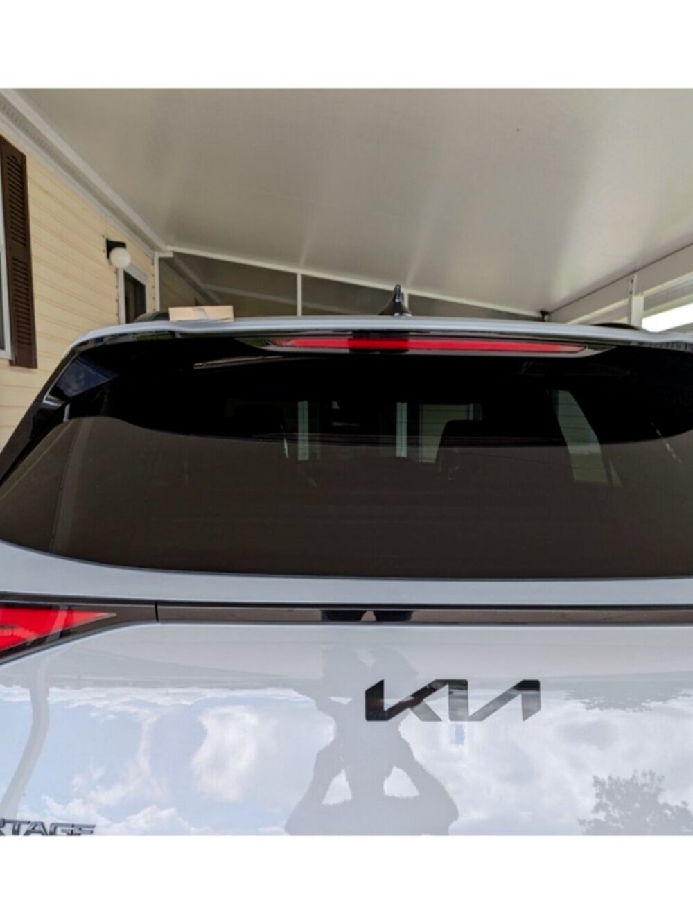 2023 2024 25 26 Kia Sportage FRONT + REAR Letters Plastic Overlay in Gloss Black - Picture 3 of 3